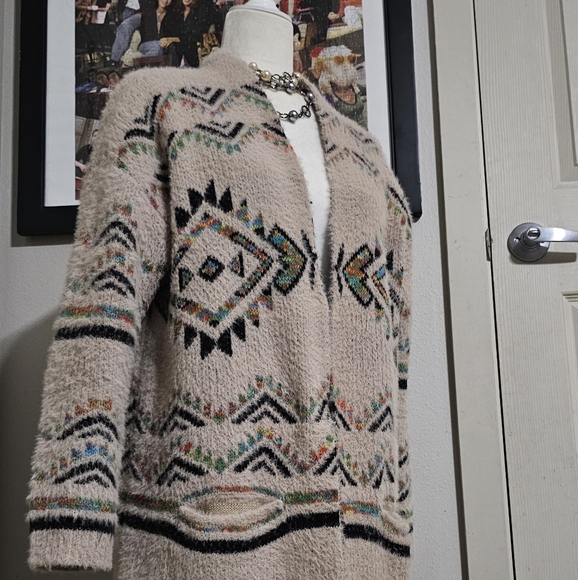 Patterned Cardigan - Picture 2 of 6
